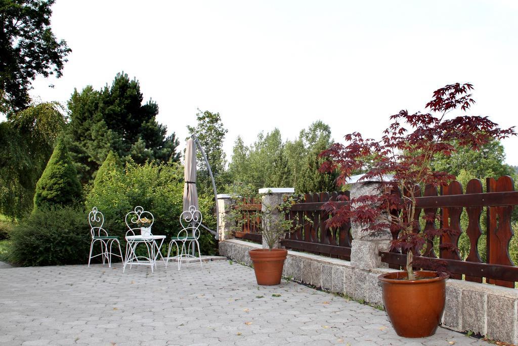Hotel V Nebi Josefuv Dul Exterior photo